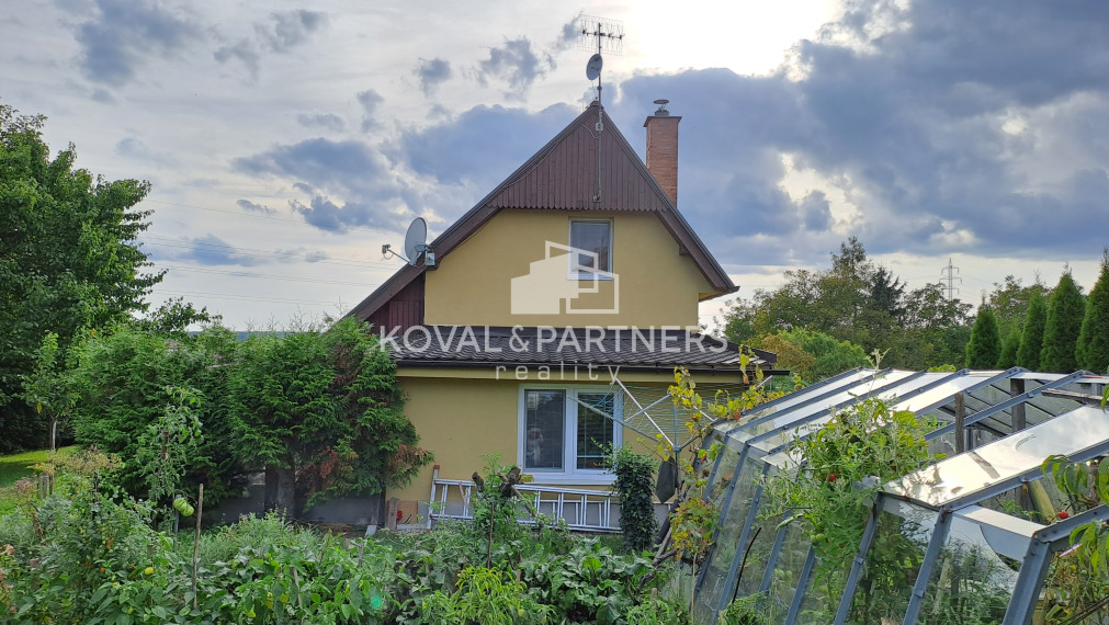 Podkrovná chata/rodinný dom, Párovské Háje, pozemok 700 m2