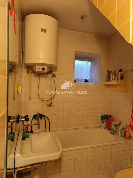 Rodinný dom s veľkým pozemkom - Veľký Kýr