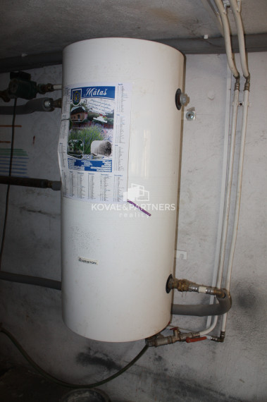 Rodinný dom na 73 á pozemku - Levice - Málaš