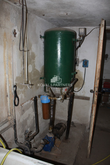 Rodinný dom na 73 á pozemku - Levice - Málaš