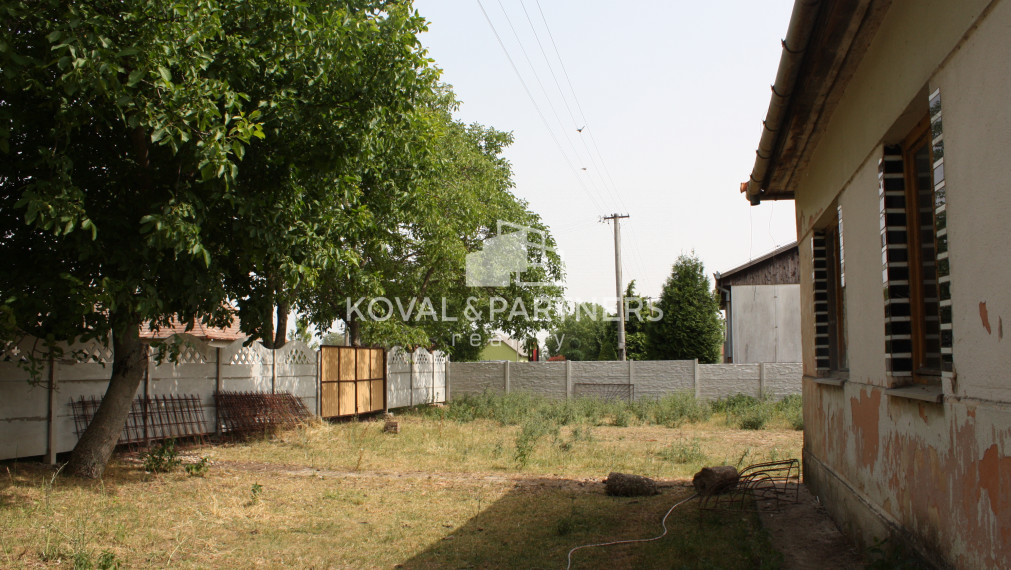 Rodinný dom na 73 á pozemku - Levice - Málaš