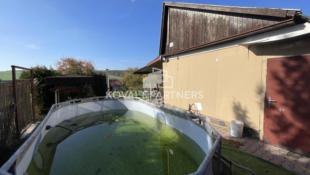 Znížená cena - Stavebný pozemok so záhradnou chatkou v Nitre, Šúdol