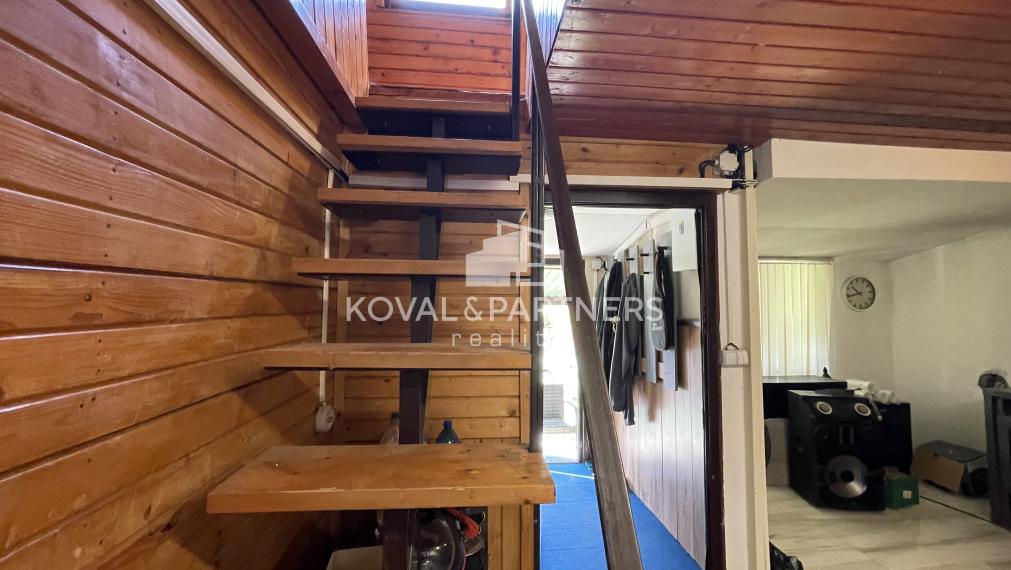 Znížená cena - Stavebný pozemok so záhradnou chatkou v Nitre, Šúdol