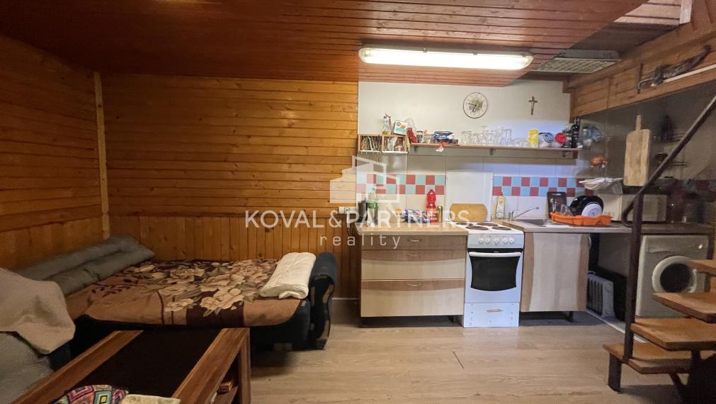 Znížená cena - Stavebný pozemok so záhradnou chatkou v Nitre, Šúdol