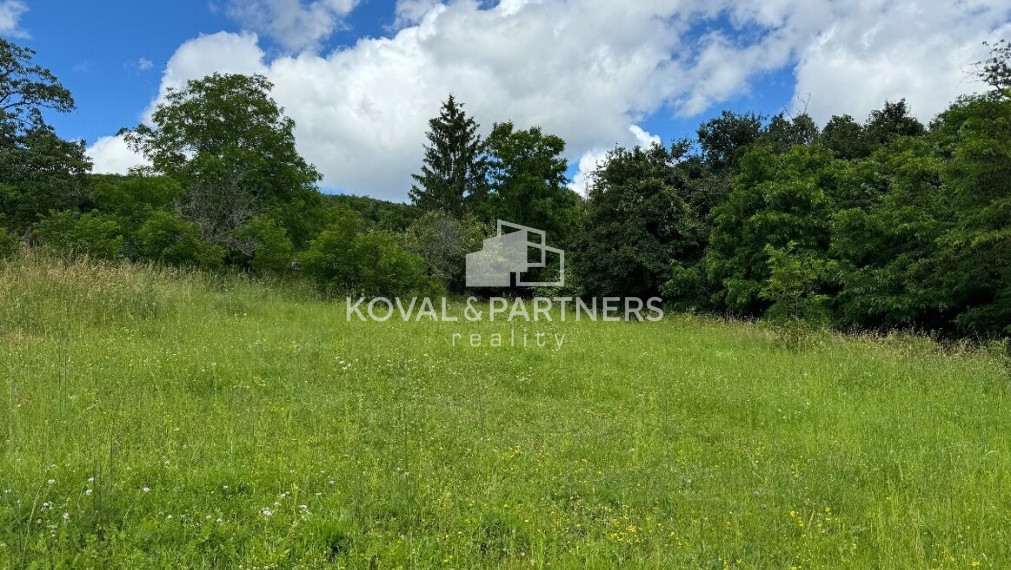 Pekný  pozemok pri lese 1609 m2 - Nitra