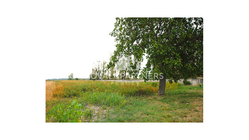 Na predaj pozemok určený na priemyselno - potravinársku výrobu