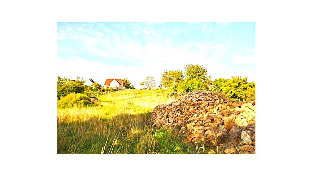 Stavebný pozemok v obci Majcichov