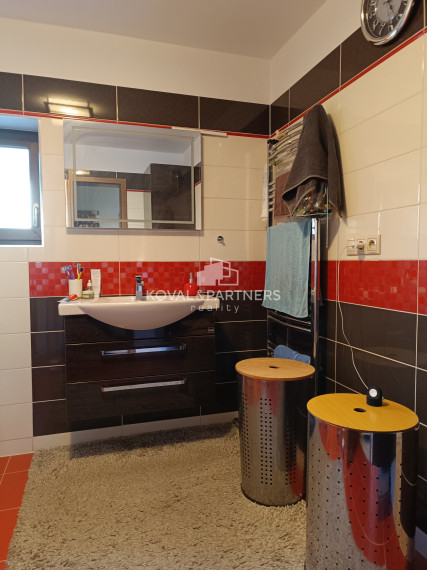 7 izbový dom s moderným vybavením - Štitáre - Nitra