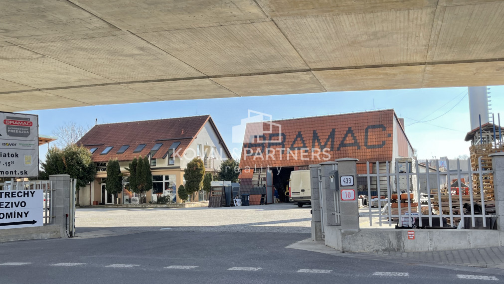 Administratívny, obchodný a skladový priestor v priemyselnej lokalite Nitry