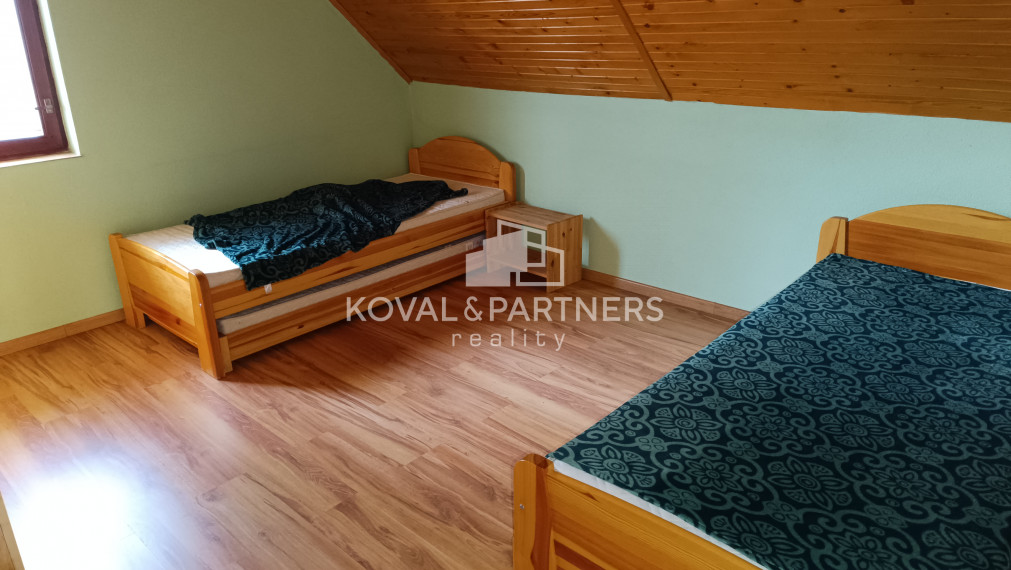 Rekreačný poľovný dom so strelnicou - Horné Otrokovce