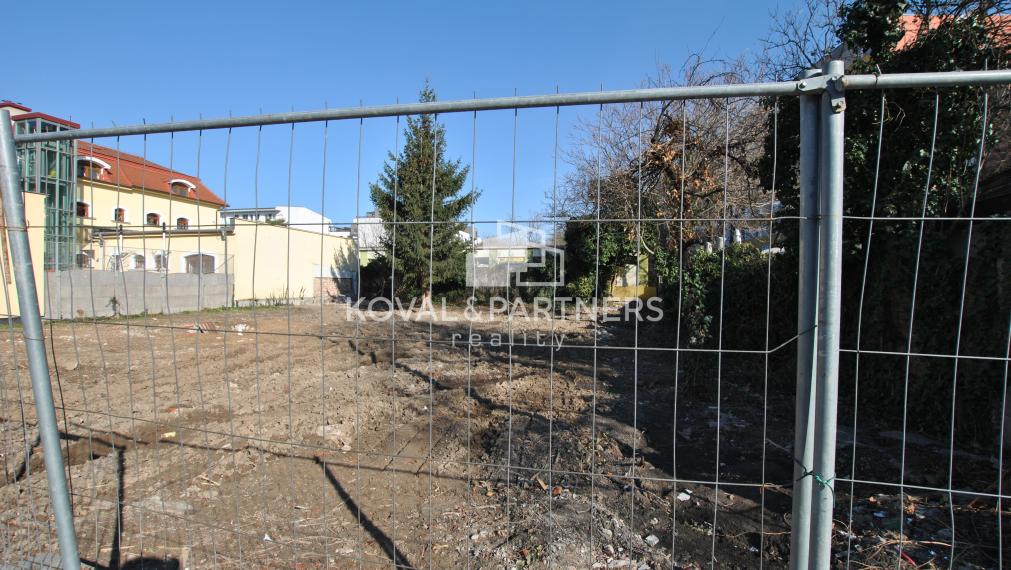 Koval & partners ponúka exkluzívne na predaj stavebný pozemok v centre mesta Nitry