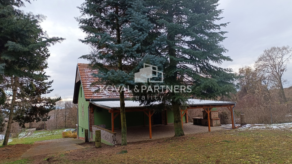 Rekreačný poľovný dom so strelnicou - Horné Otrokovce