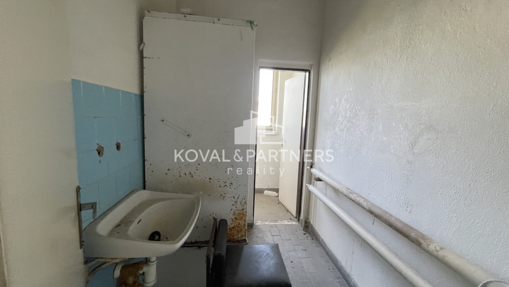 Predaj Administratívnej budovy s Halou v lokalite Dolné Krškany