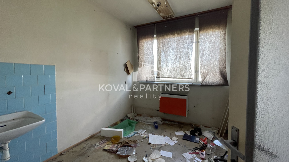 Predaj Administratívnej budovy s Halou v lokalite Dolné Krškany