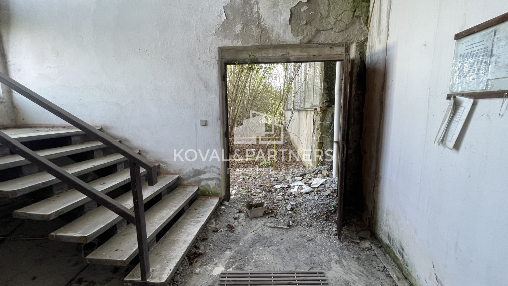Predaj Administratívnej budovy s Halou v lokalite Dolné Krškany