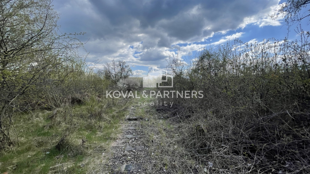 Predaj Administratívnej budovy s Halou v lokalite Dolné Krškany