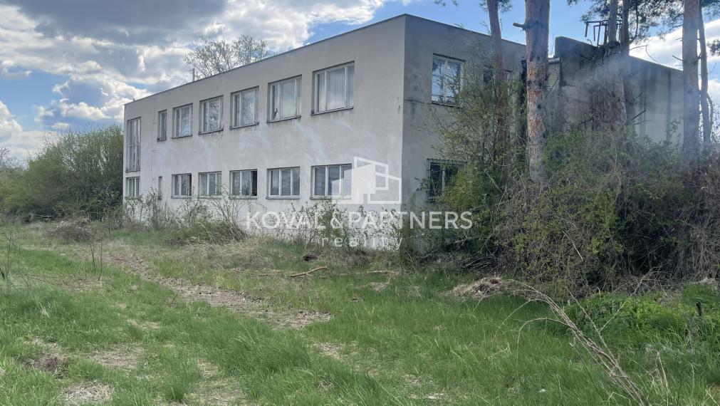 Predaj Administratívnej budovy s Halou v lokalite Dolné Krškany