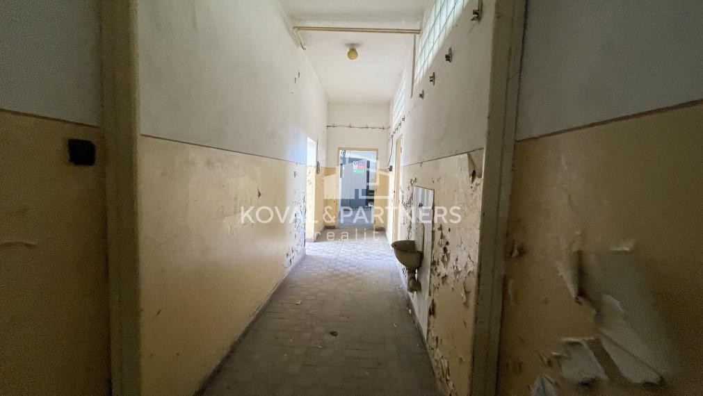 Na predaj priemyselný objekt s pozemkom 21160 m2 cena s DPH