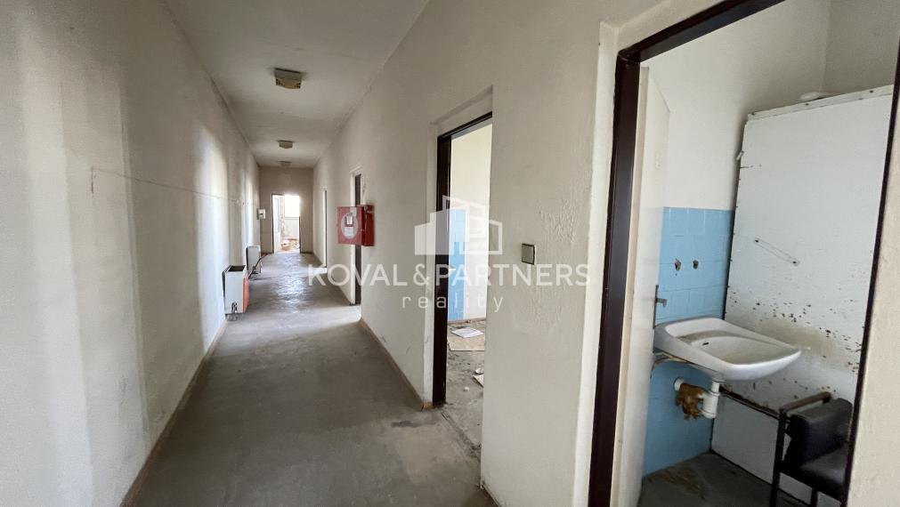 Na predaj priemyselný objekt s pozemkom 21160 m2 cena s DPH