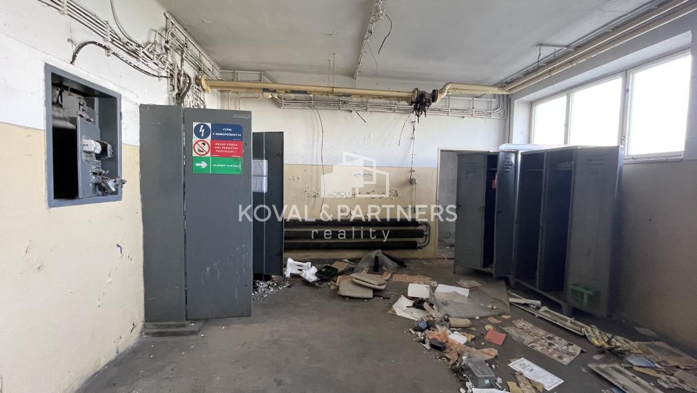 Na predaj priemyselný objekt s pozemkom 21160 m2 cena s DPH