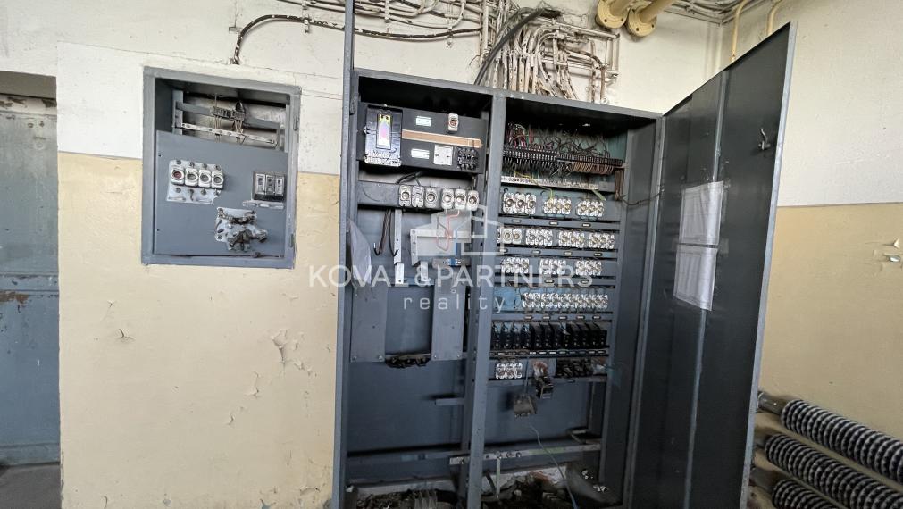 Na predaj priemyselný objekt s pozemkom 21160 m2 cena s DPH