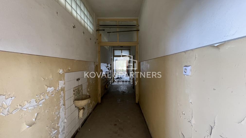 Na predaj priemyselný objekt s pozemkom 21160 m2 cena s DPH