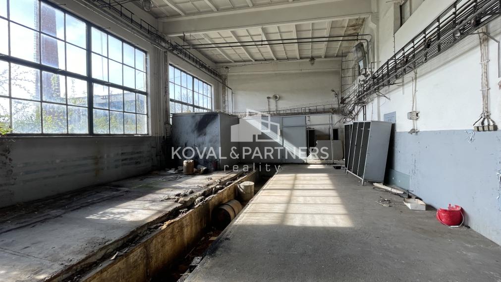 Na predaj priemyselný objekt s pozemkom 21160 m2 cena s DPH