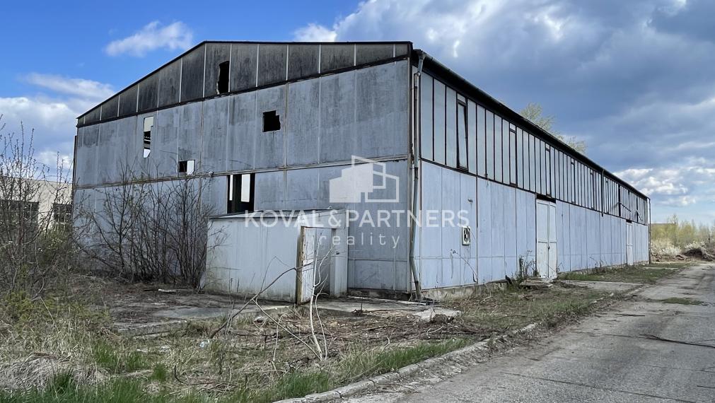 Na predaj priemyselný objekt s pozemkom 21160 m2 cena s DPH