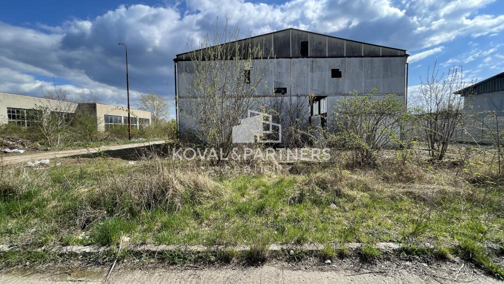 Na predaj priemyselný objekt s pozemkom 21160 m2 cena s DPH