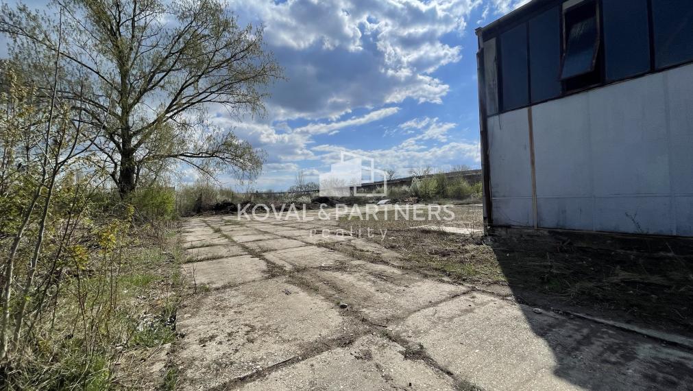 Na predaj priemyselný objekt s pozemkom 21160 m2 cena s DPH