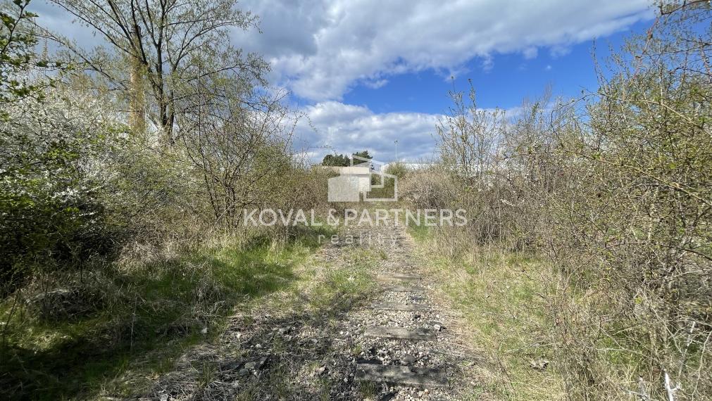 Na predaj priemyselný objekt s pozemkom 21160 m2 cena s DPH