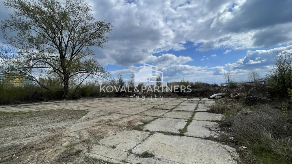 Na predaj priemyselný objekt s pozemkom 21160 m2 cena s DPH