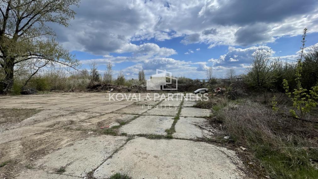 Na predaj priemyselný objekt s pozemkom 21160 m2 cena s DPH