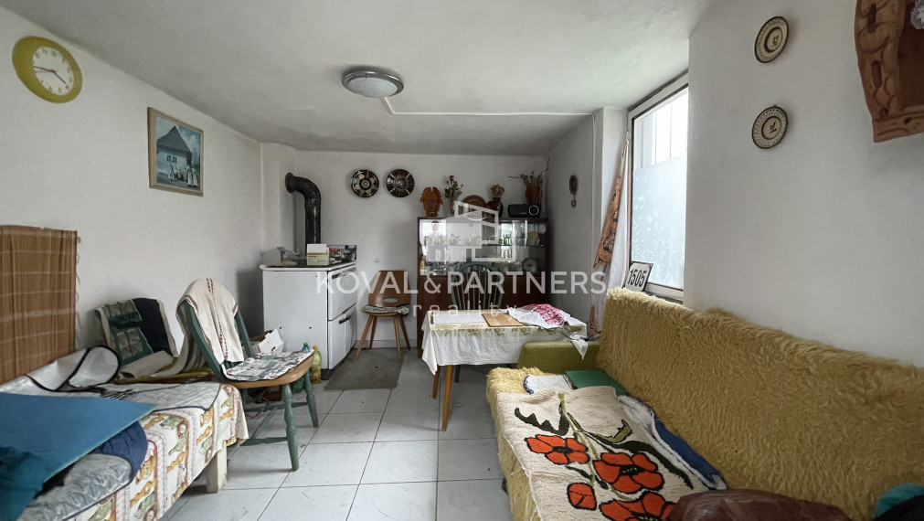 Chatka so záhradou a vinicou - Vráble v časti Horný Dúšnik