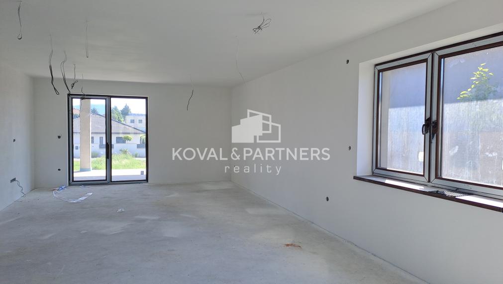 4-izbová novostavba, pozemok 722 alebo 731 m2, Kynek, Nitra