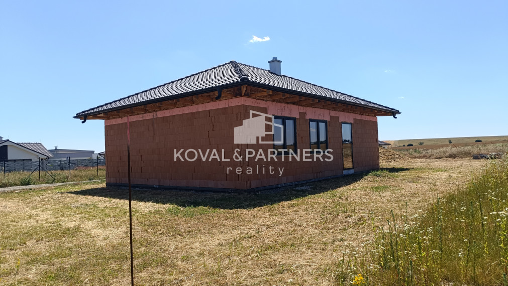 Moderný bungalov - Malý Lapáš - Nitra
