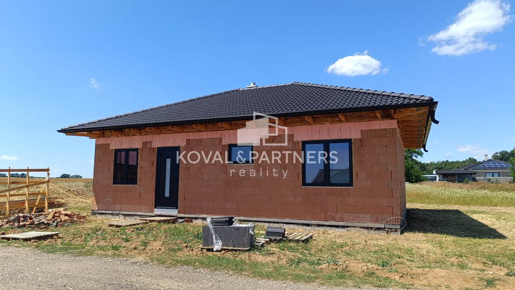 Moderný bungalov - Malý Lapáš - Nitra