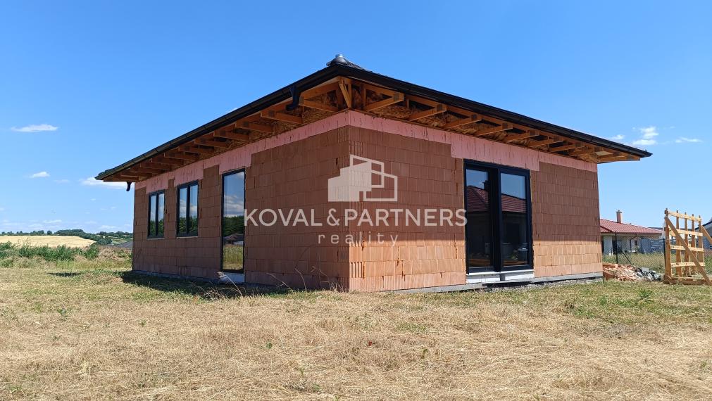 Moderný 4-izbový bungalov - Malý Lapáš - Nitra