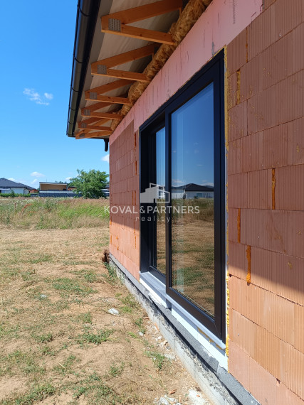 Moderný bungalov - Malý Lapáš - Nitra