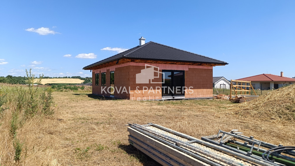 Moderný bungalov - Malý Lapáš - Nitra