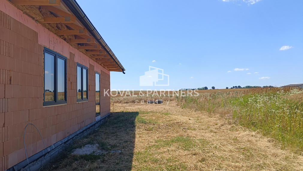 Moderný bungalov - Malý Lapáš - Nitra