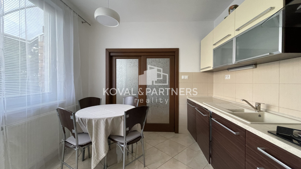 Prenájom 3 izbového bytu s balkónom v Nitre na Partizánskej ulici