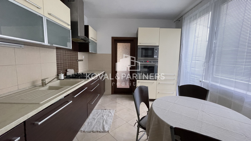 Prenájom 3 izbového bytu s balkónom v Nitre na Partizánskej ulici