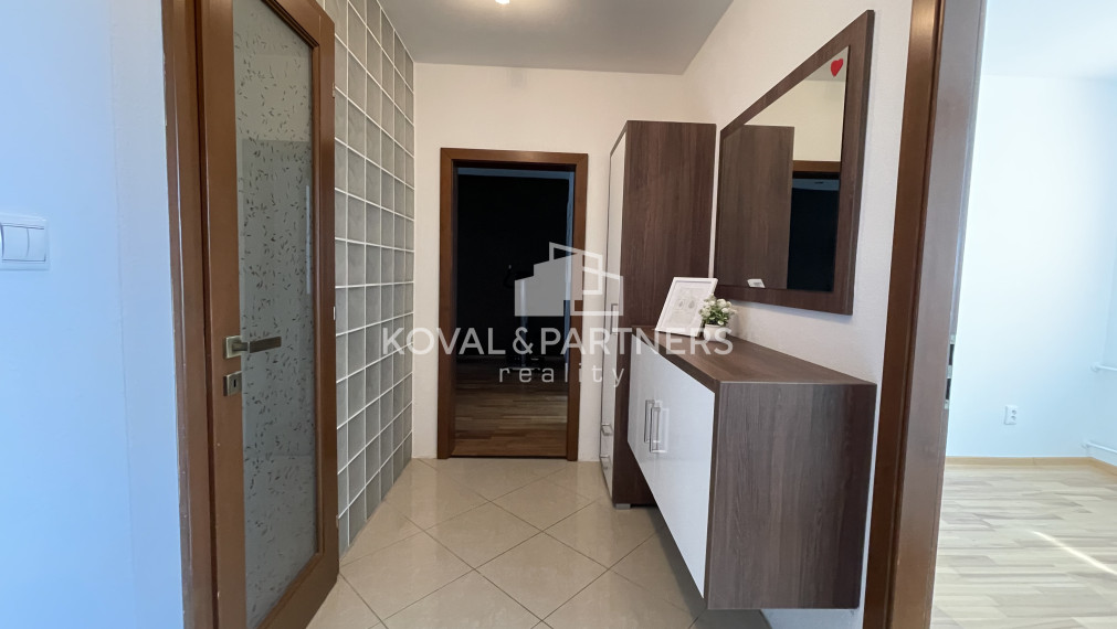 Prenájom 3 izbového bytu s balkónom v Nitre na Partizánskej ulici