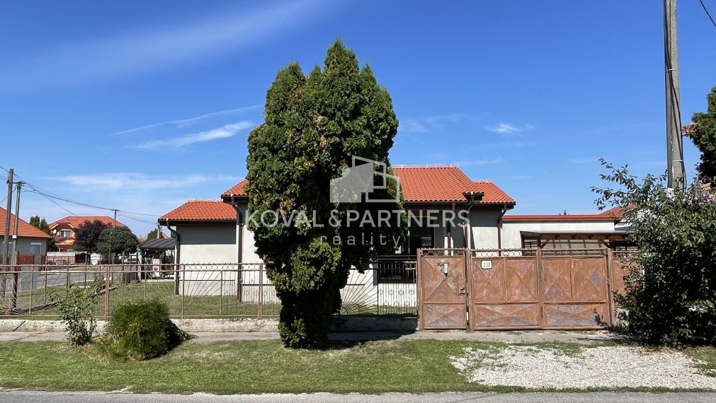 4 izbový rodinný dom s garážou, Lipová