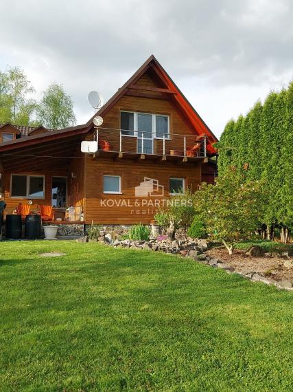 Koval & partners ponúka exkluzívne na predaj rodinný dom v obci Uhliská