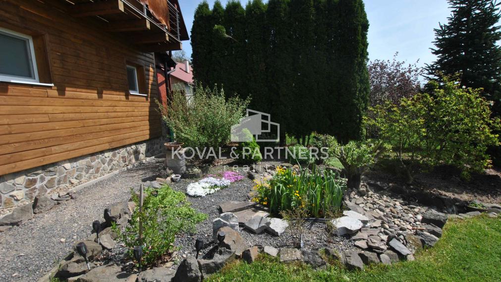 Koval & partners ponúka exkluzívne na predaj rodinný dom v obci Uhliská