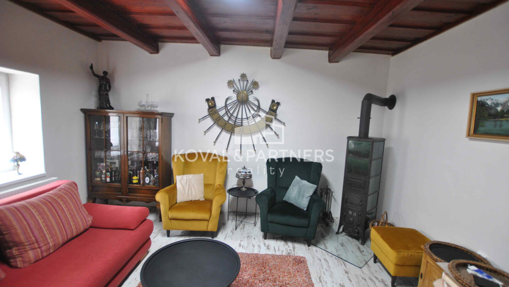 Koval & partners ponúka exkluzívne na predaj rodinný dom v obci Uhliská