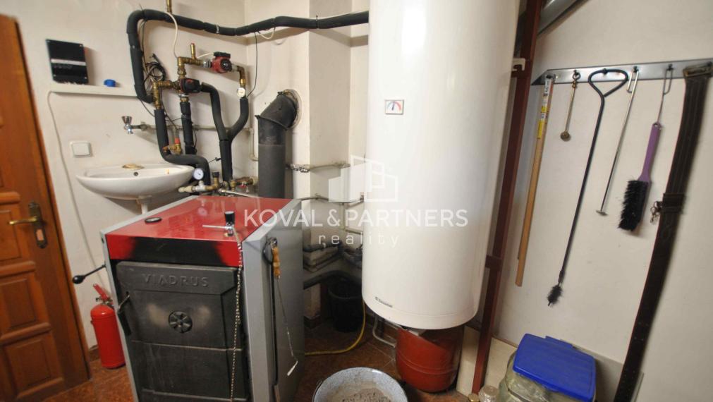 Koval & partners ponúka exkluzívne na predaj rodinný dom v obci Uhliská