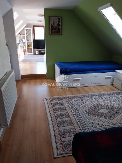 Koval & partners ponúka exkluzívne na predaj rodinný dom v obci Uhliská